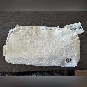 Lululemon Athletica White Opal Everywhere Belt Bag 1L